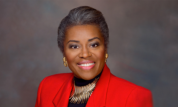 Winsome Earle-Sears की फोटो